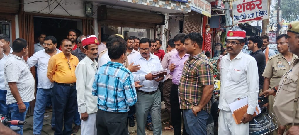 Health department raids medical store and pathology, pathology seized