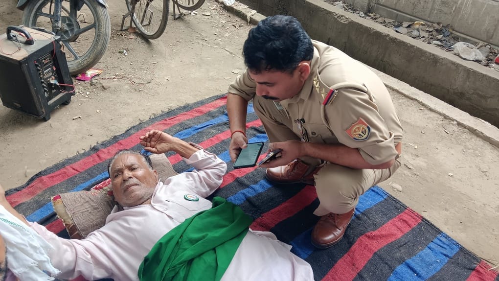 Health of farmer leaders on hunger strike in Nigohi deteriorates.