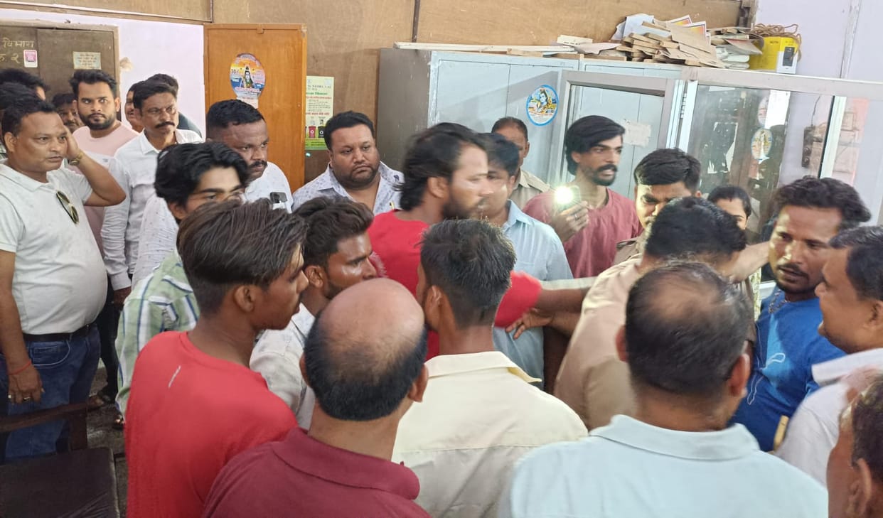 Sanitation worker creates ruckus in municipality over withholding of salary