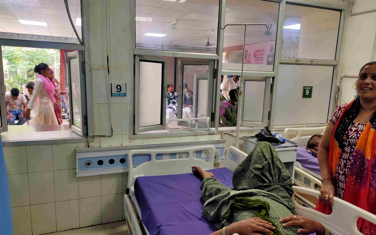 Doctors are enjoying the cool air, patients are suffering the scorching heat, ACs in the emergency ward of the city hospital are broken