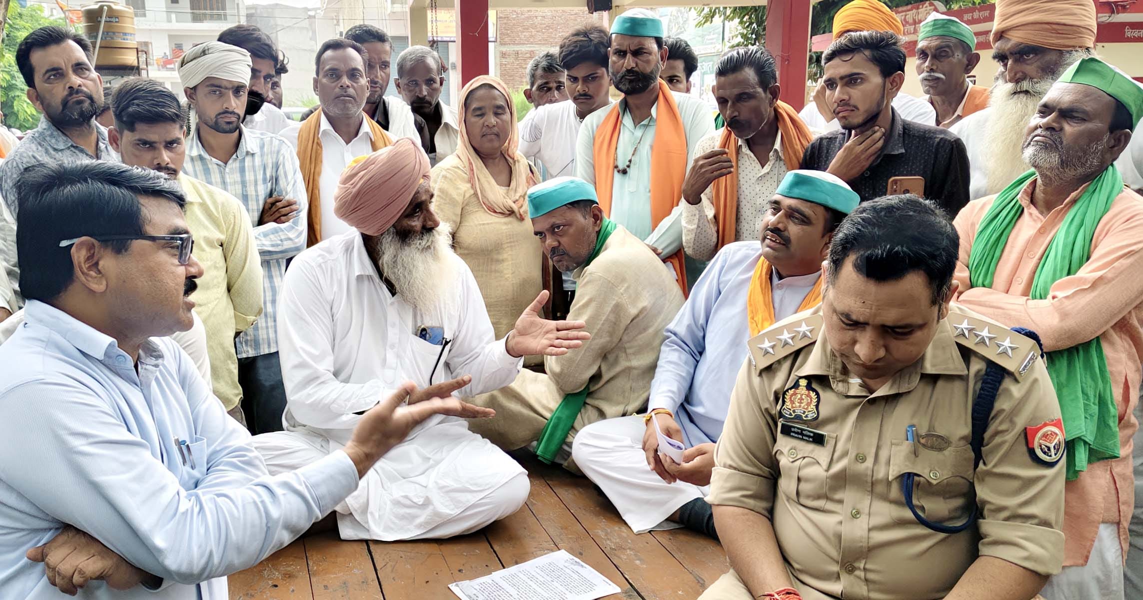 SDM and CO held talks with farmer leaders following a warning of protests and sit-ins.