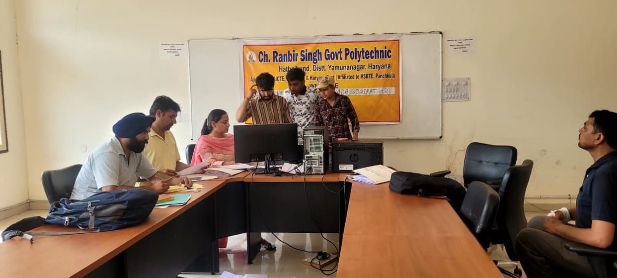 Only three admissions in two new courses at the Government Polytechnic