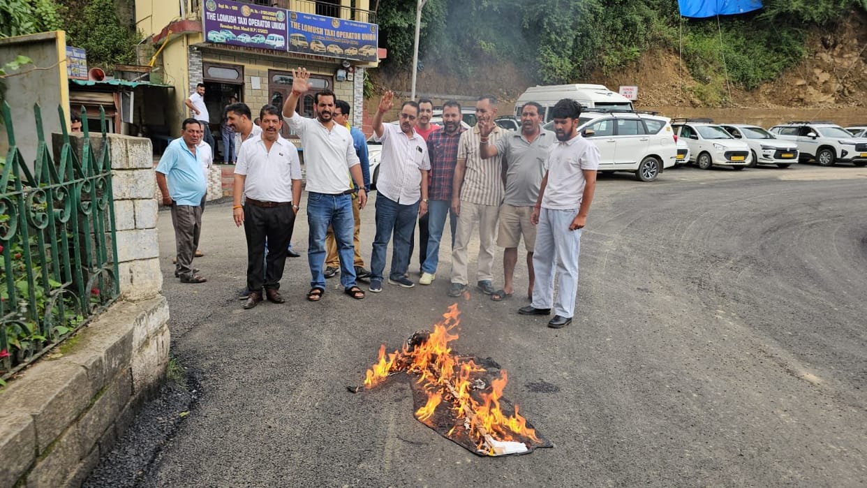 Congress outraged by MLA Indra Singh Gandhi's remarks; burns effigy.