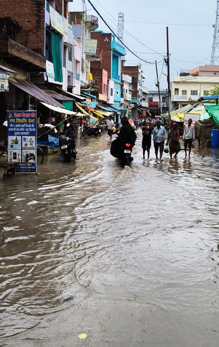 The rain caused waterlogging in the service lanes and markets of the highway