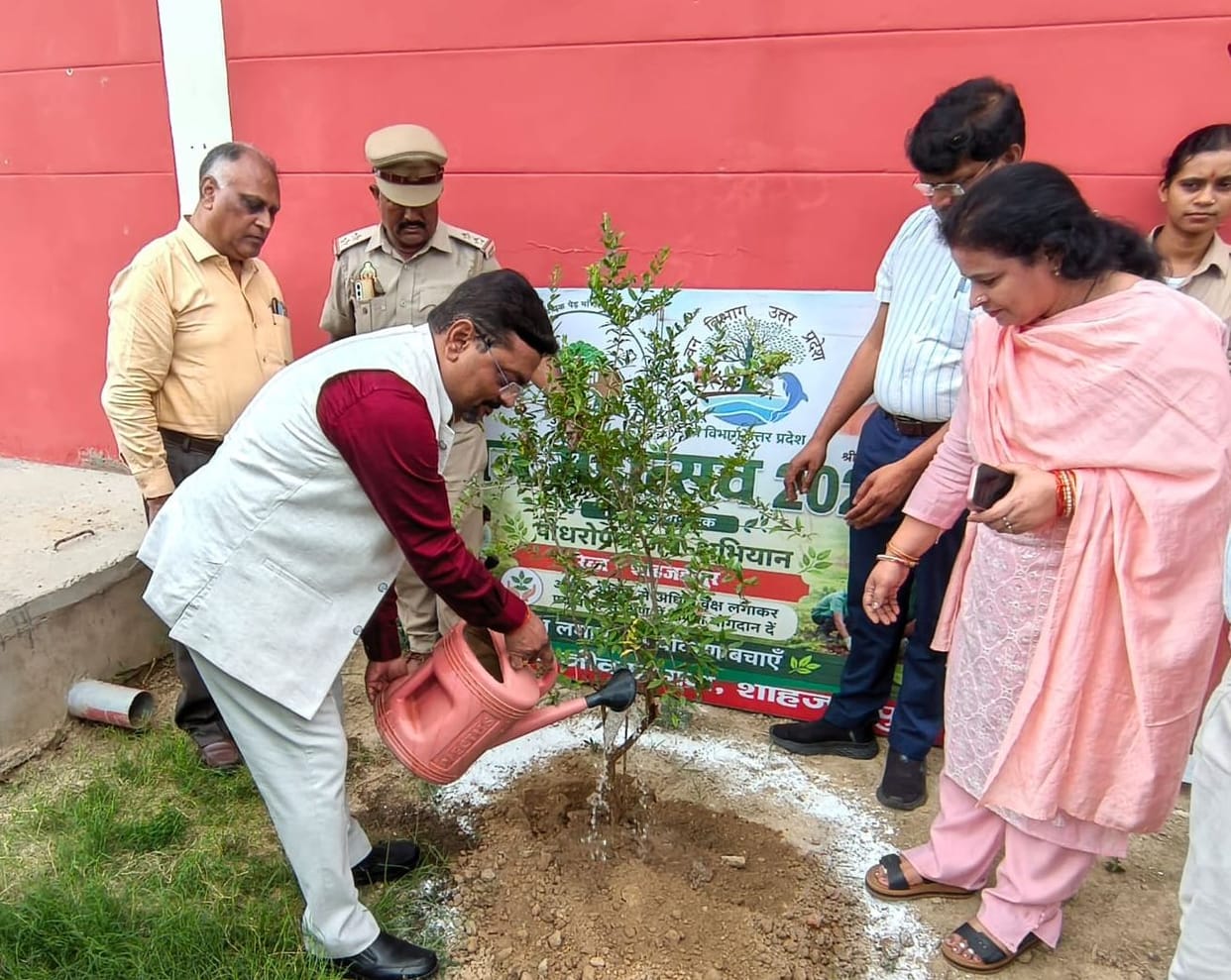 Slogans for environmental conservation echoed during the 'Green Resolve' run.