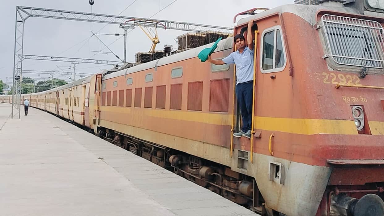 First train to Tanakpur launched; 200 tickets sold on the first day.