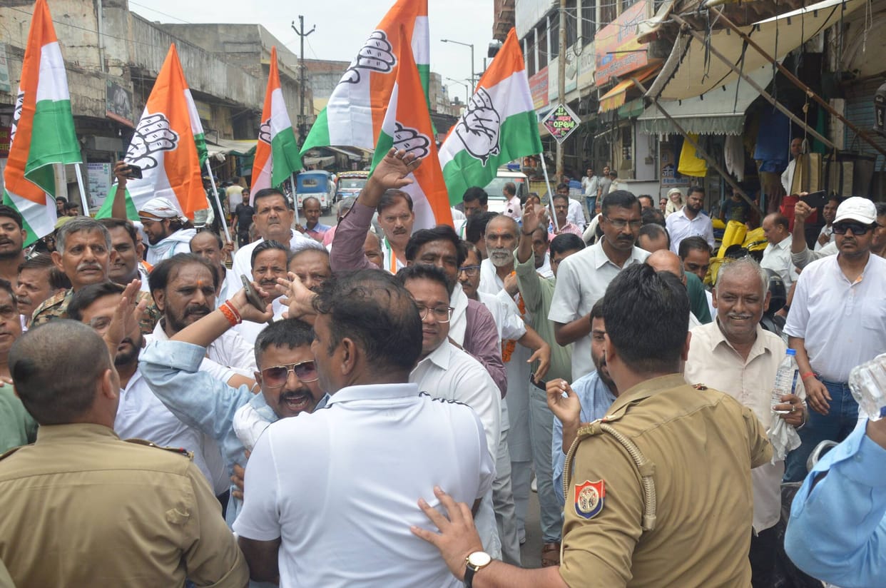 Congress marches to protest theft of offerings at Shri Ram Temple, clashes with police