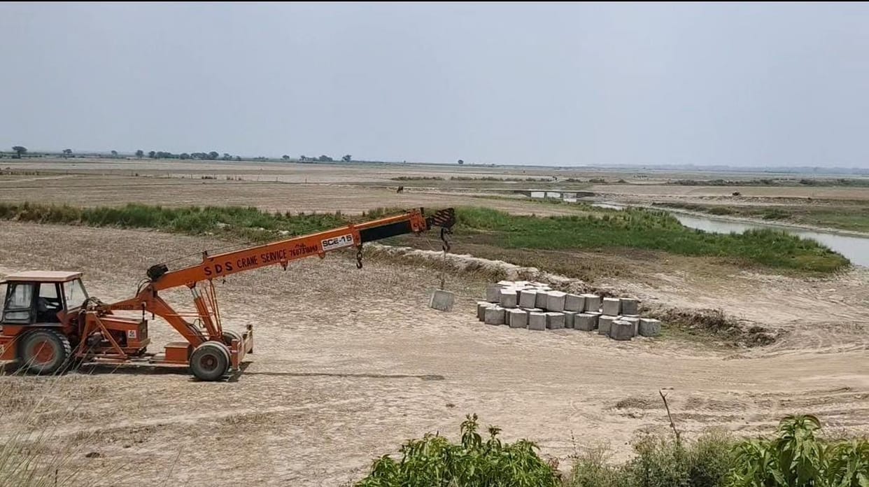 65 percent boulder pitching completed on Raunahi embankment