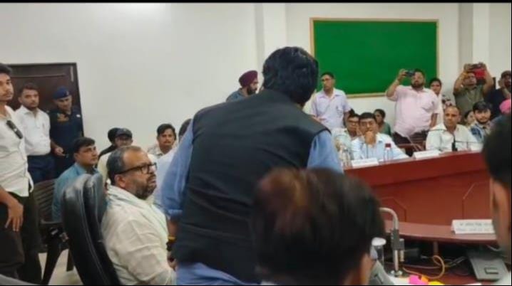 MP Kartikeya got angry after the work of the fund was rejected, left the meeting