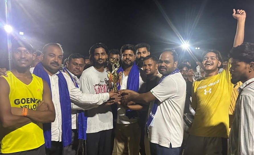 Vijay Nagar becomes champion in youth cricket tournament.