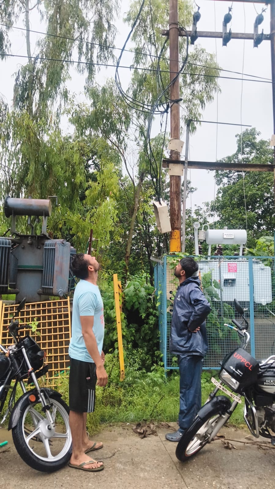 Rain slows down power supply; several neighborhoods plunged into darkness.