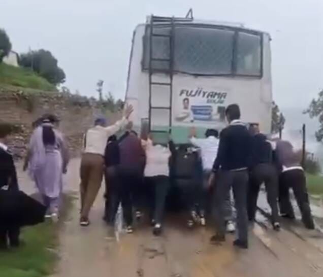 HRTC bus, running after a 10-day hiatus, broke down en route.