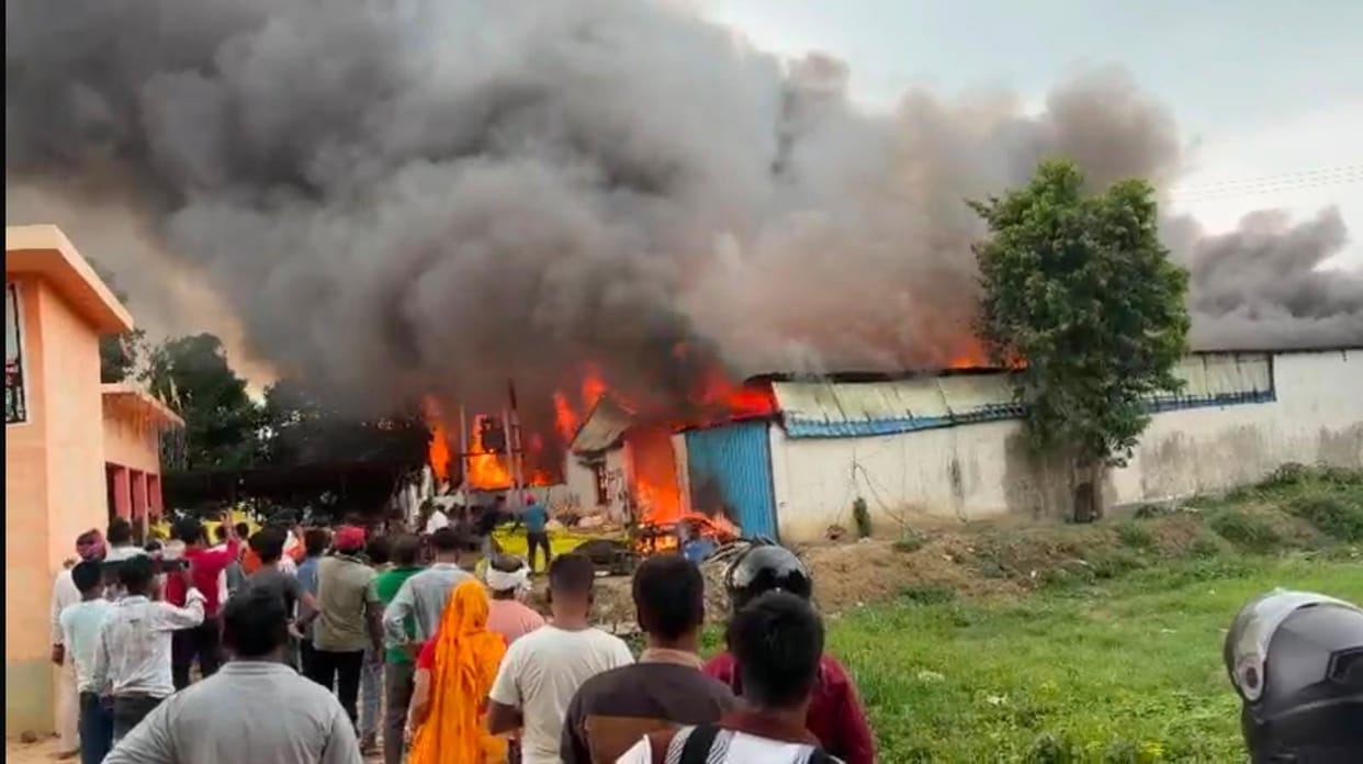Blast in electrical cable sets furniture company on fire in Deoria