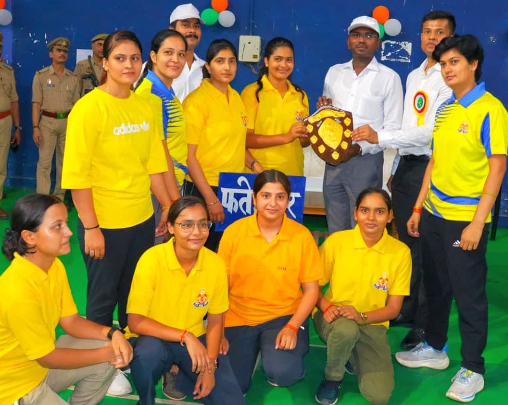 Prayagraj wins in badminton; Fatehpur wins in table tennis.