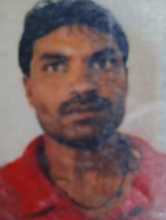 Youth dies; dispute with friends suspected.
