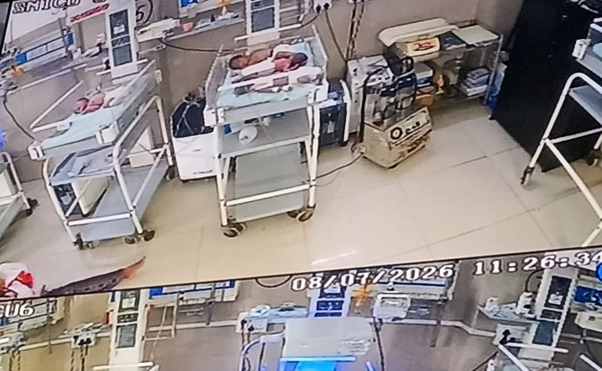 Despite having plenty of warmers, they are forced to admit three babies to a single bed.