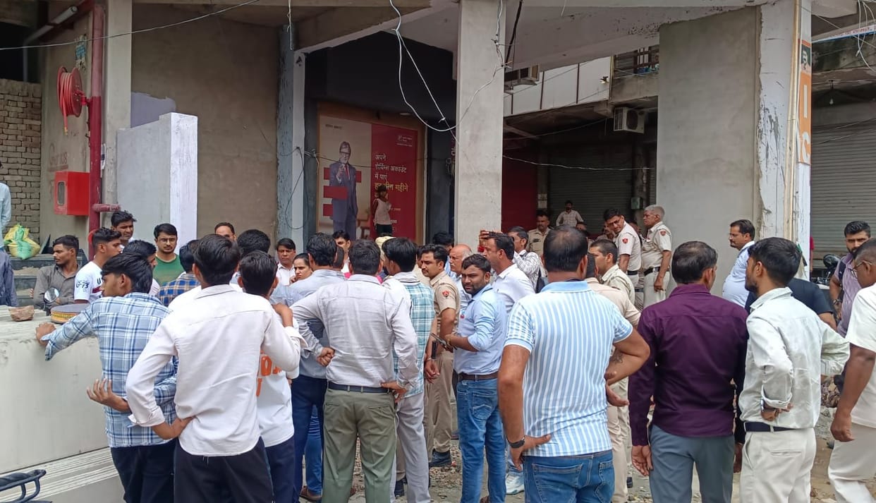 Buildings constructed in violation of rules sealed; Municipal Council takes action at four locations.