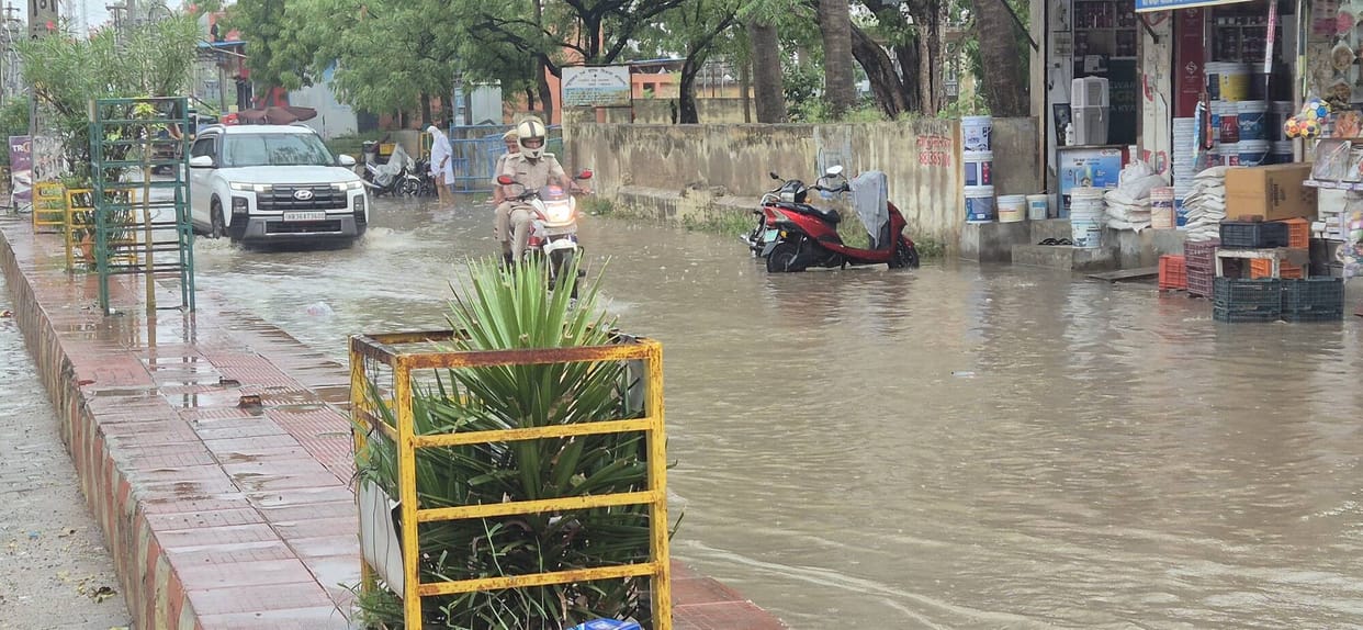 The veterinary hospital premises and the road were submerged in water due to a short spell of rain.