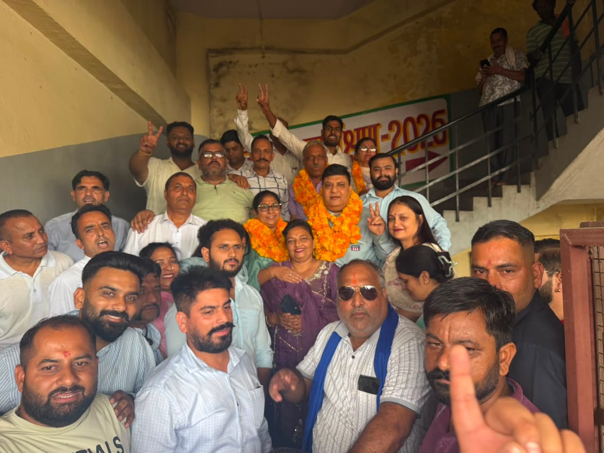 Congress's Manju Thakur has become the President and BJP's Vikas Kalia the Vice-President of the Gagret Nagar Panchayat.