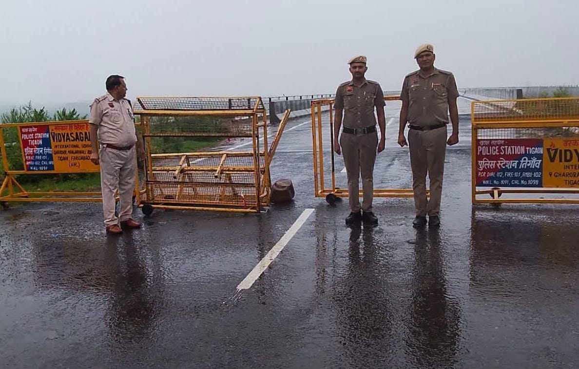 Road connecting Manjhawali Bridge caved in due to rain.