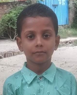 Teen dies after being caught in electric current