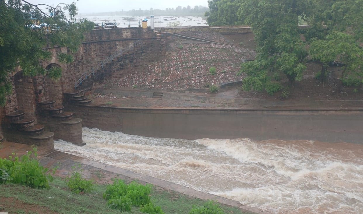 270 cusecs of water released from Bariarpur Dam into the main canal; farmers to get relief.