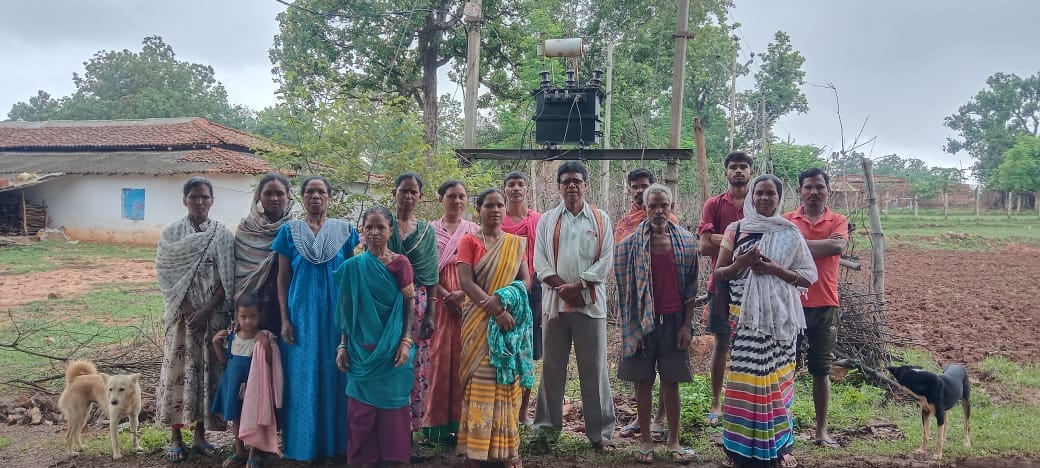 15 families in Dhobakchhar in distress due to power outage living in darkness for two weeks in Ambikapur