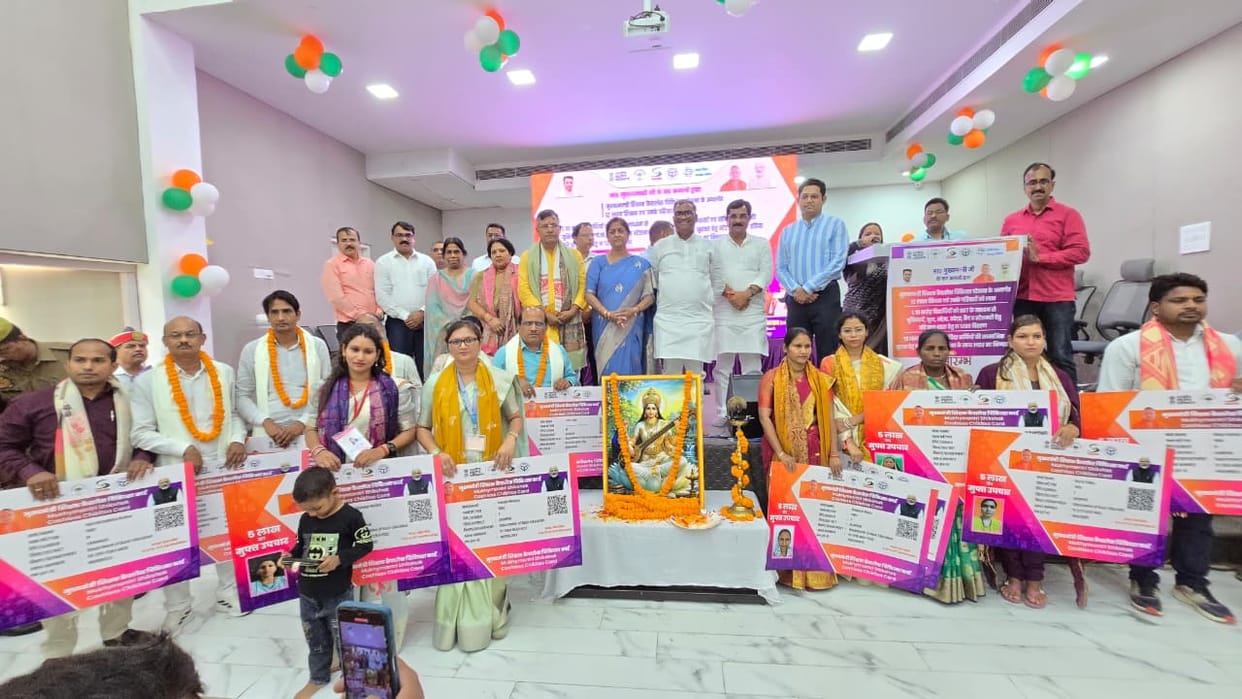 27,000 teachers and employees to get cashless medical treatment benefits; 8,000 cards ready.