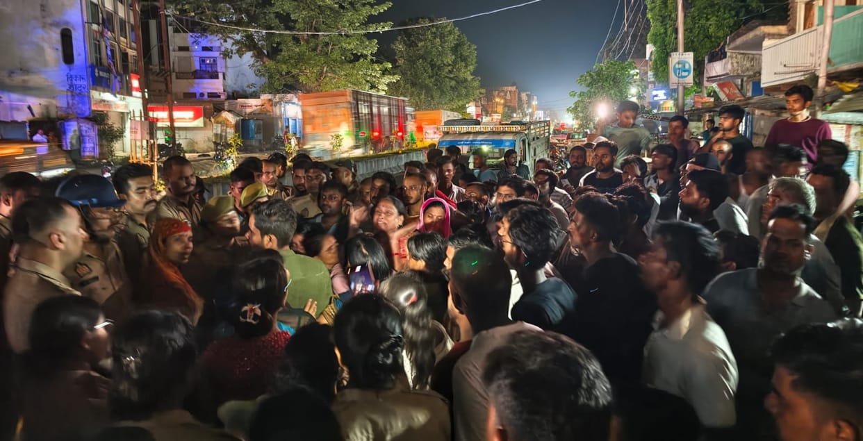 Allegations of lathi-charge on Mahaviri Jhanda procession