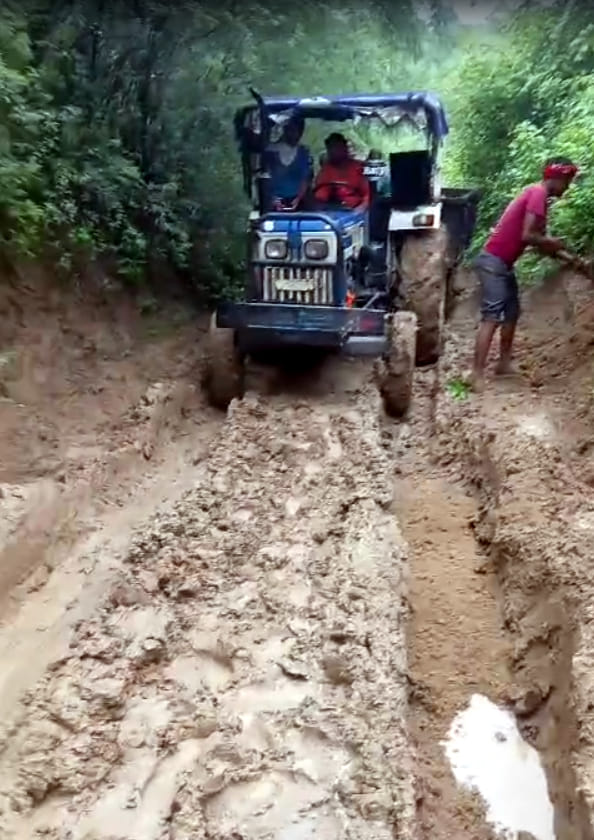 Pregnant woman suffered in agony for four hours in a tractor-trolley stuck in a swamp.