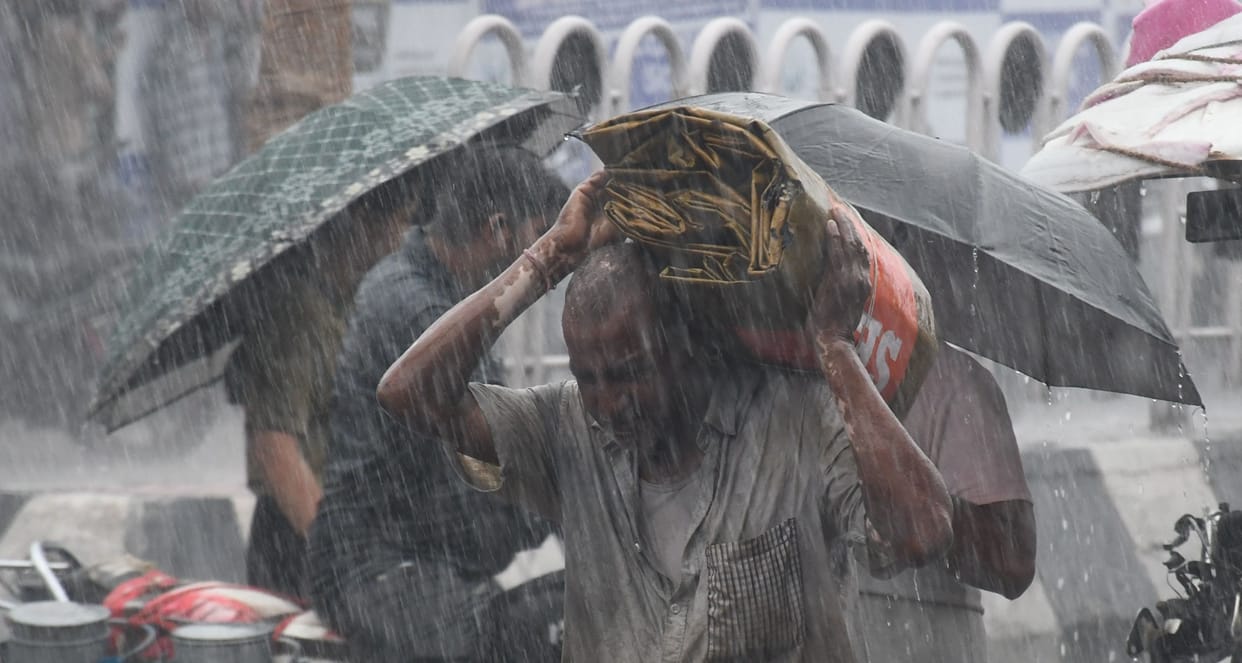 UP: Rain breaks 10-year record, yet 37 districts remain dry; temperatures rise as monsoon departs