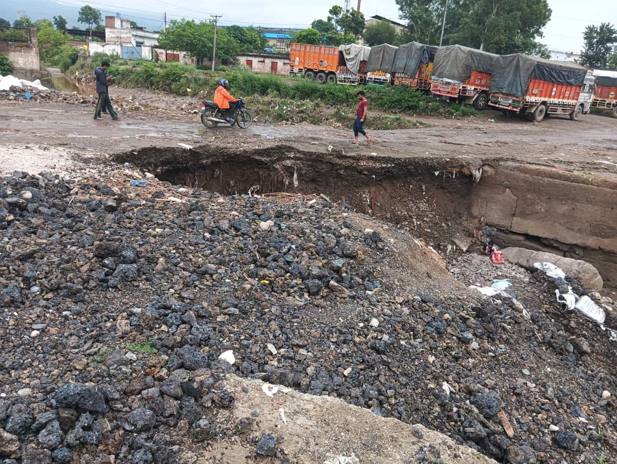 The alternate bridge connecting Barotiwala Union was washed away in the first rain.
