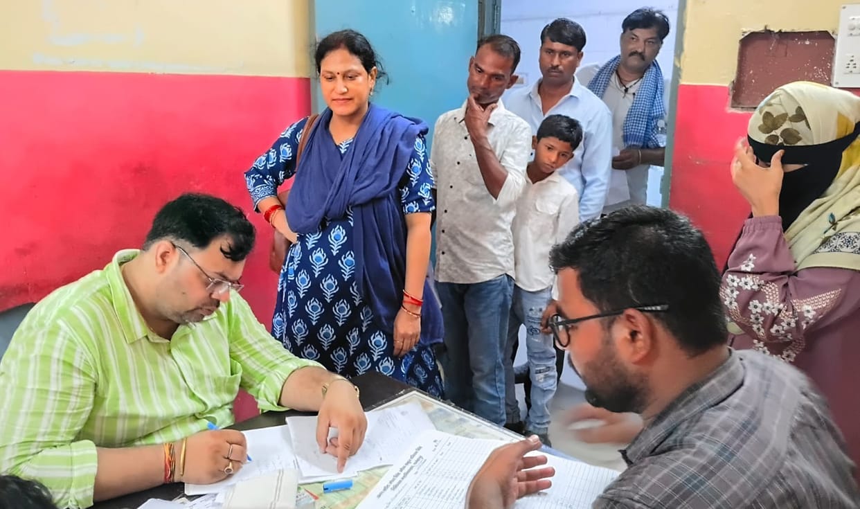 Health services at the district hospital are in a shambles due to a shortage of specialist doctors.