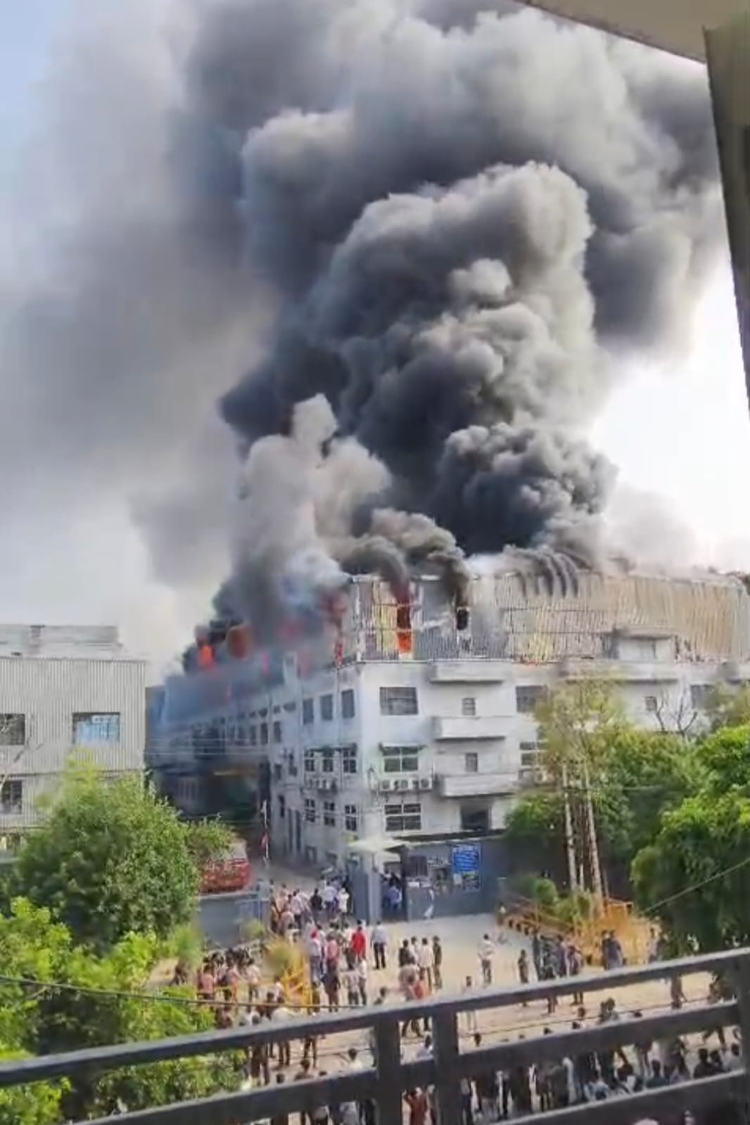 Panic ensues following a massive fire at a factory; 14 fire tenders bring the blaze under control after three hours.