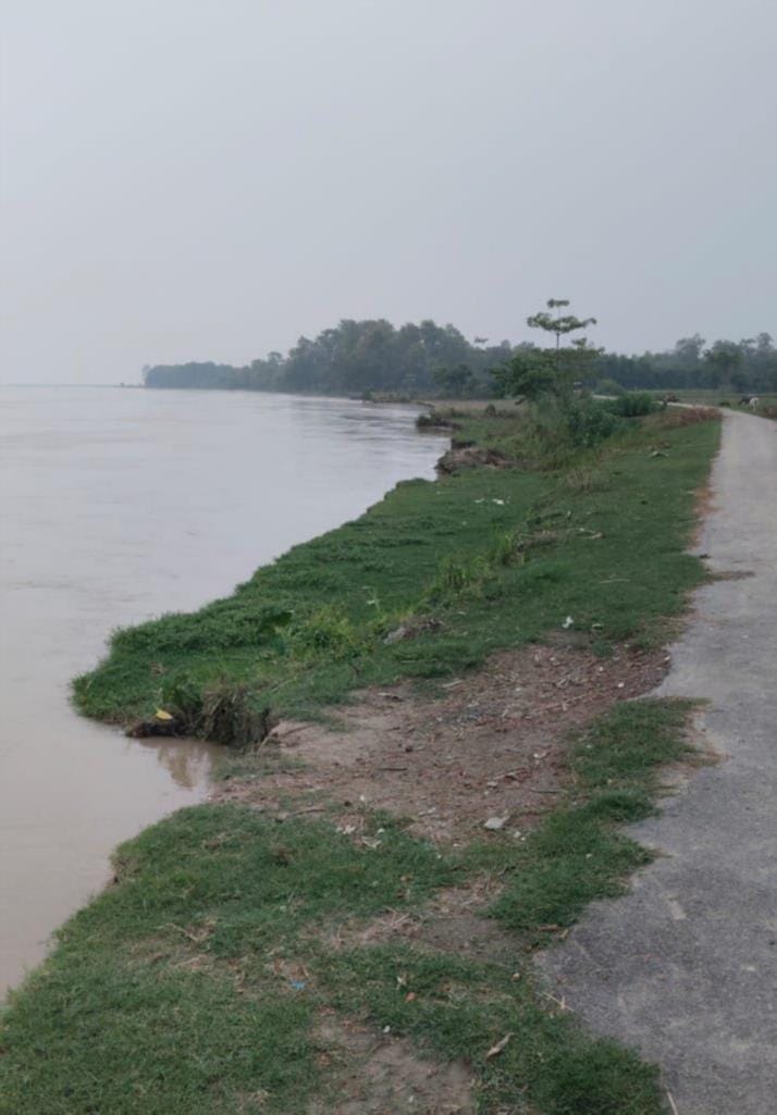 Sharda's water level rises, the threat of erosion deepens