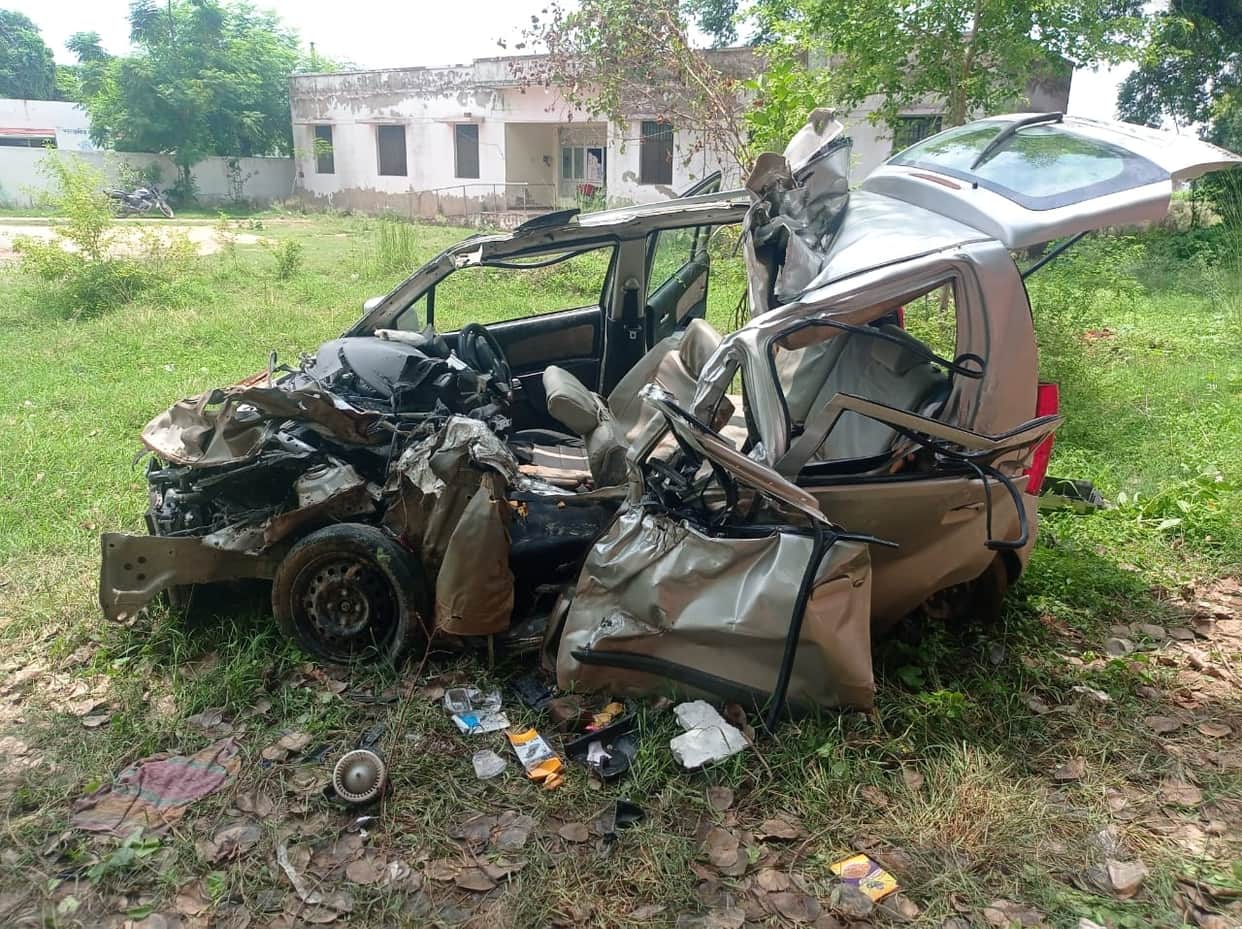 Car collides with pickup truck; siblings lose their lives