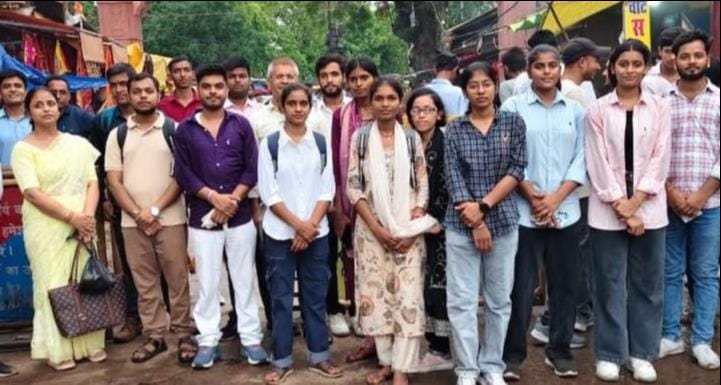 JNCU students learned about the history of Chausa and Buxar.