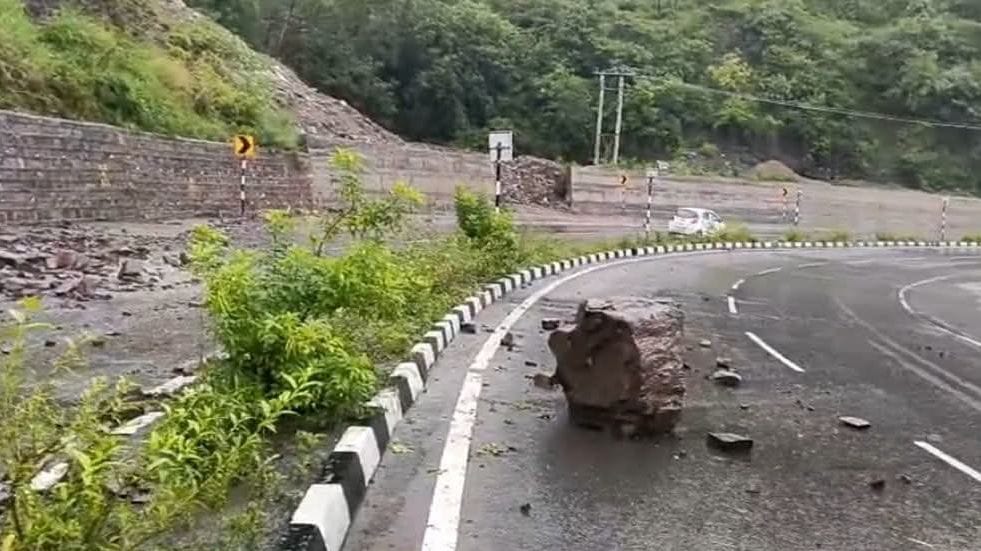 Heavy rains have caused stones and debris to fall from the hills on the Kalka-Shimla NH.