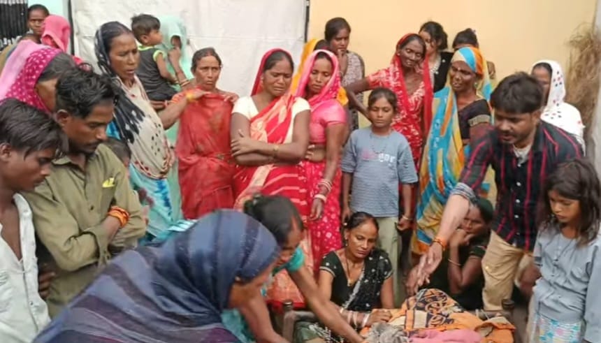 Lightning strikes three villages; two girls and an elderly person die from burns.