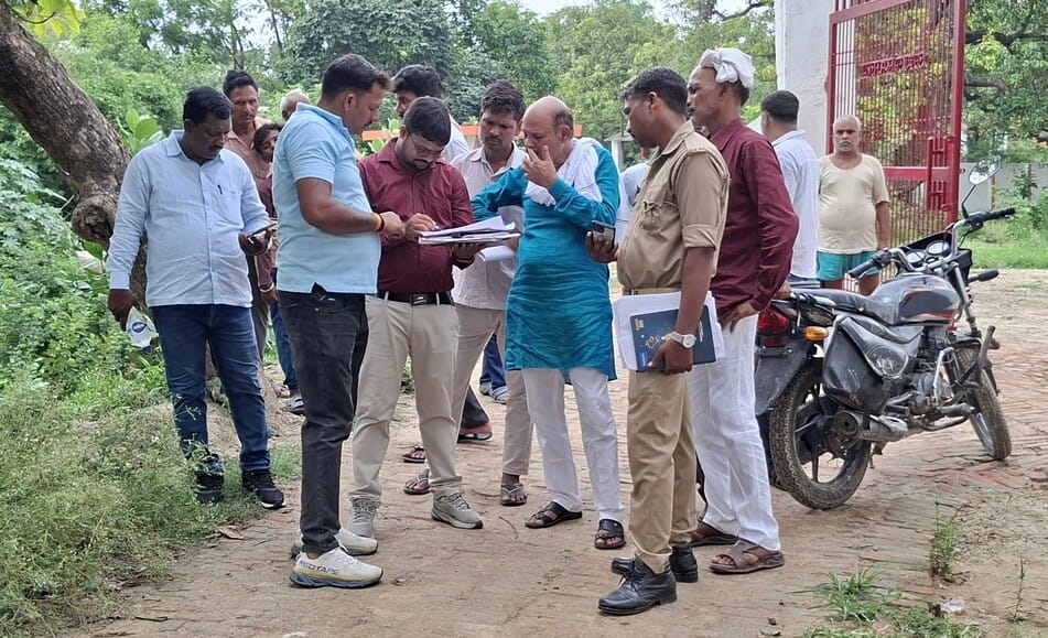 The team that arrived in Deoria to inspect development work