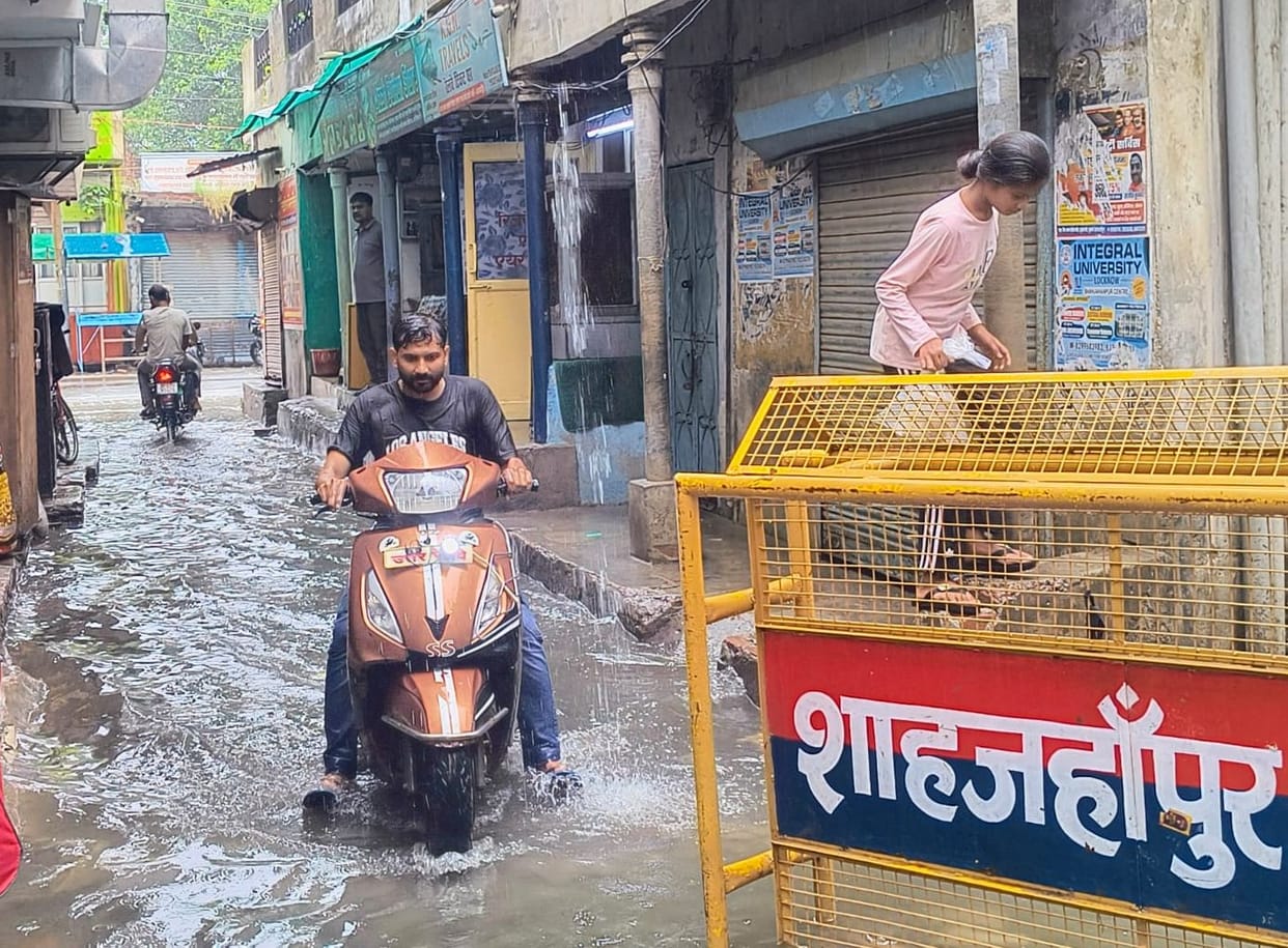 Waterlogging from main roads to streets