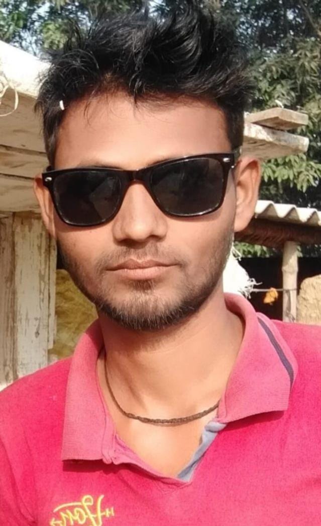 मृतक बड़ेलाल।