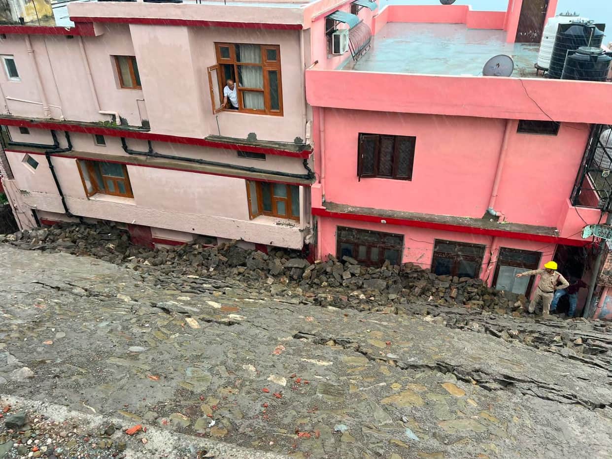 73 road closed due to rain in sirmaur