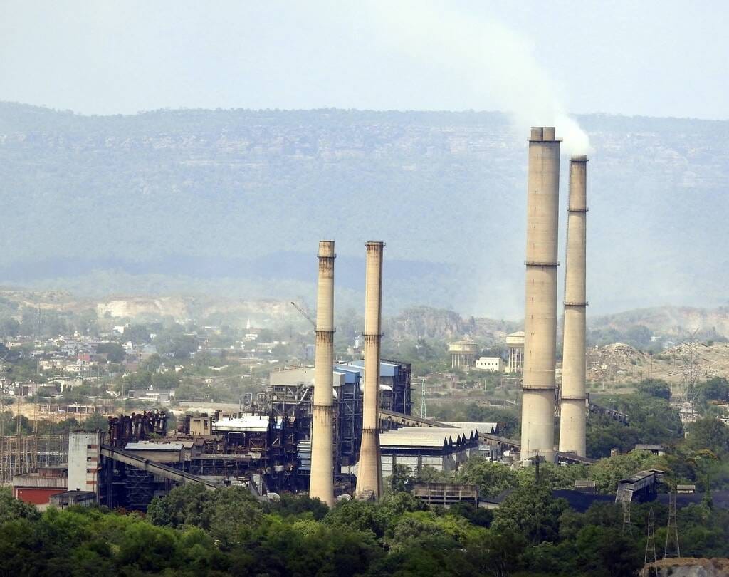 Power demand drops by 3,476 MW amid rains; generation from units reduced