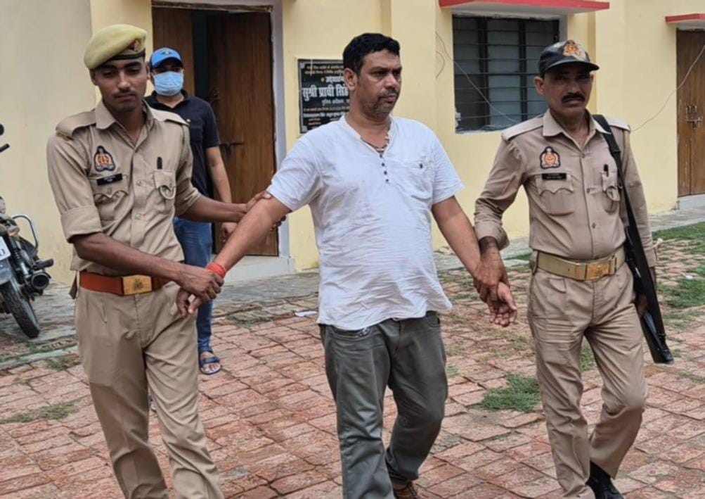 Agriculture Department clerk arrested while accepting a bribe of 5,000.