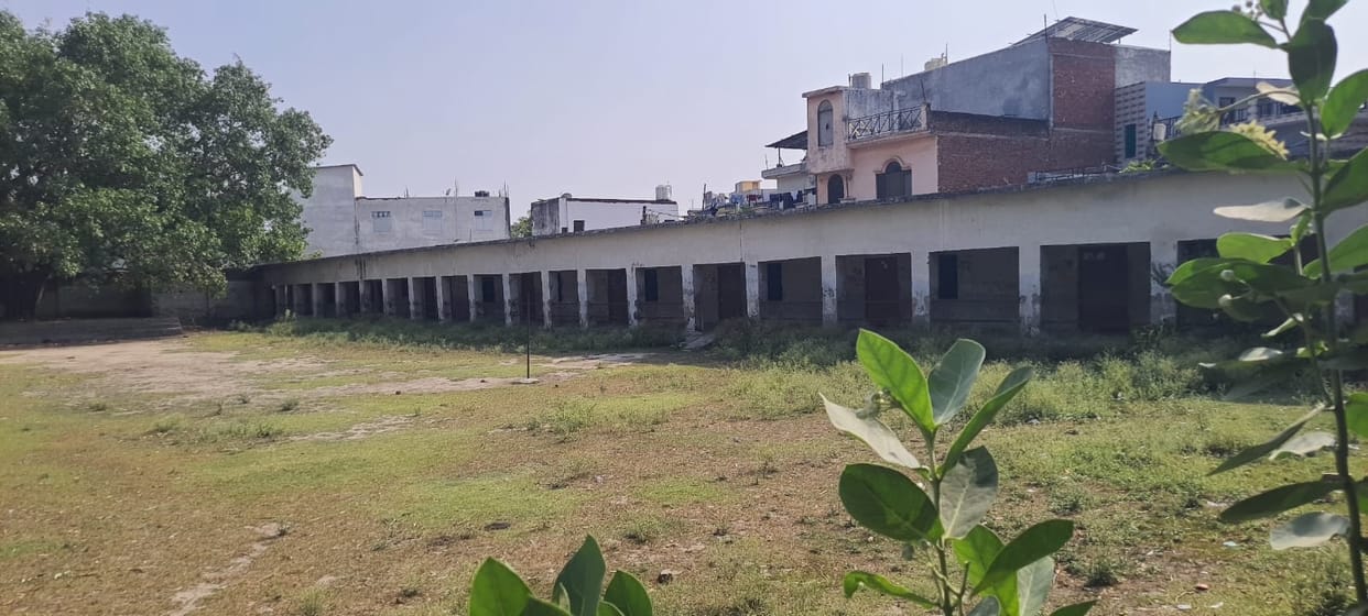 Land lease irregularities on government land belonging to Ram Bharose Maikulal Inter College put the college's very existence at stake.