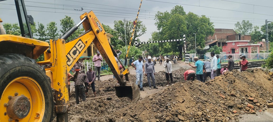 Shohrat Railway Crossing gate closed until July 31.