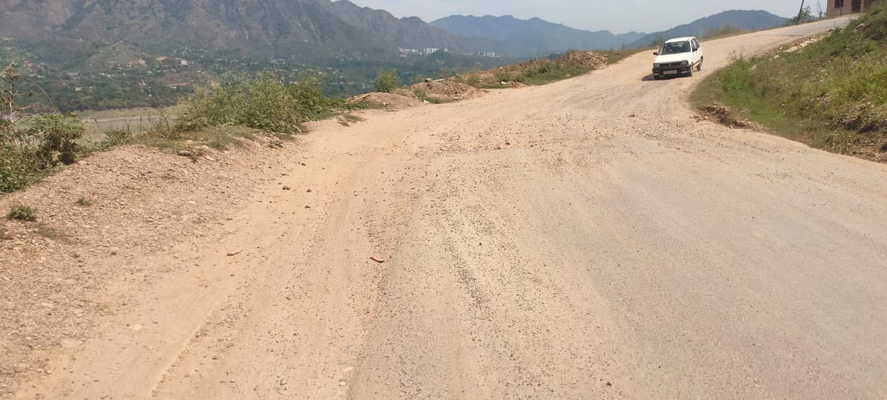 Roads in shambles; travel perilous; increased danger on the Kallar-Salasi and Kohina routes.