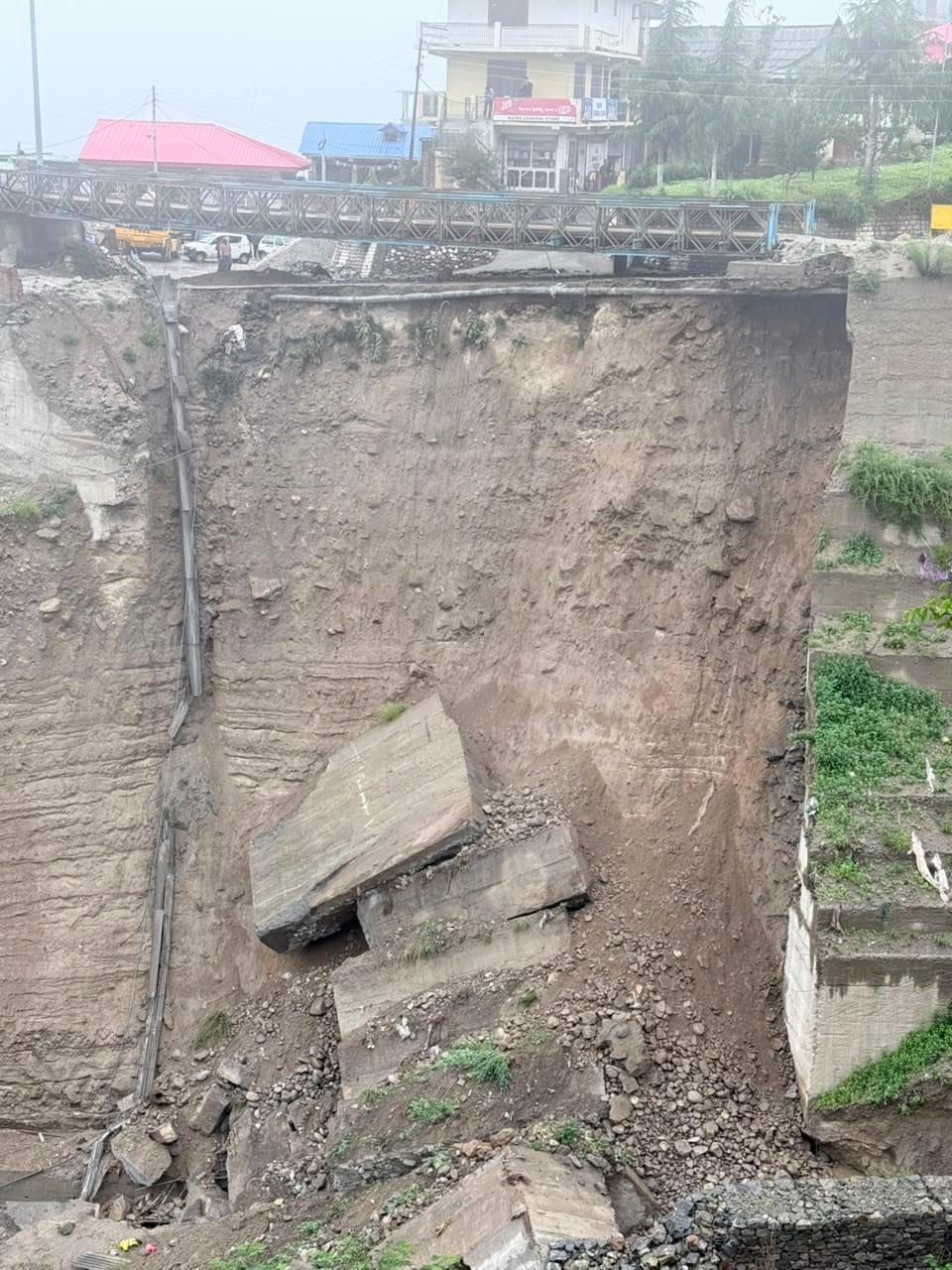 RCC retaining walls collapse due to landslide in Sangla; Bailey bridge at risk