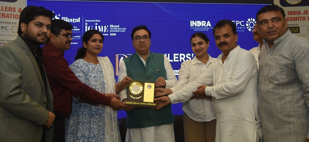 31 teachers honored on the eve of Defence Minister Rajnath Singh's birthday.